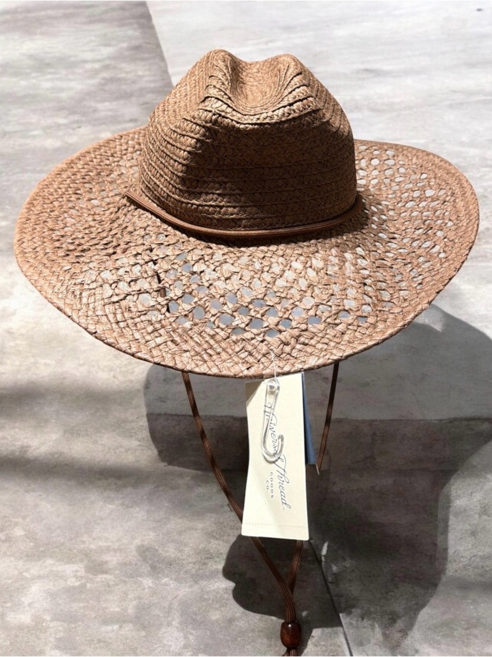 Universal Thread Brown Straw Wide-Brim Sun Hat adjustable NWT
